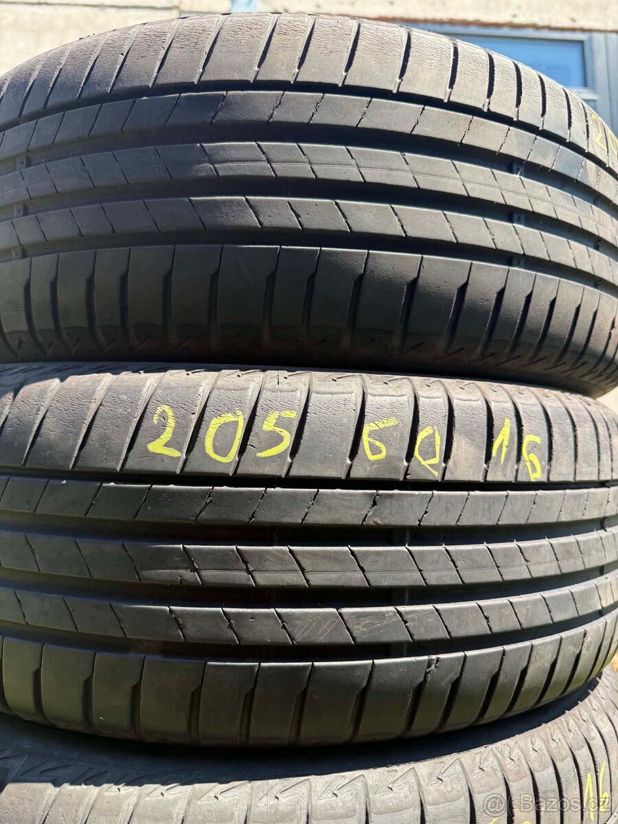 205/60/16 Michelin,Bridgestone - 3