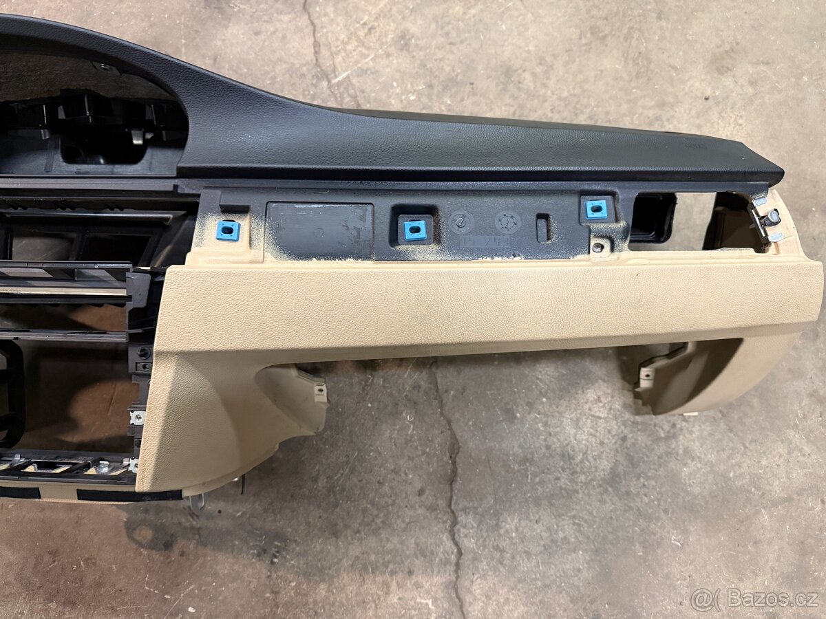 Palubni deska BMW E90 - 3