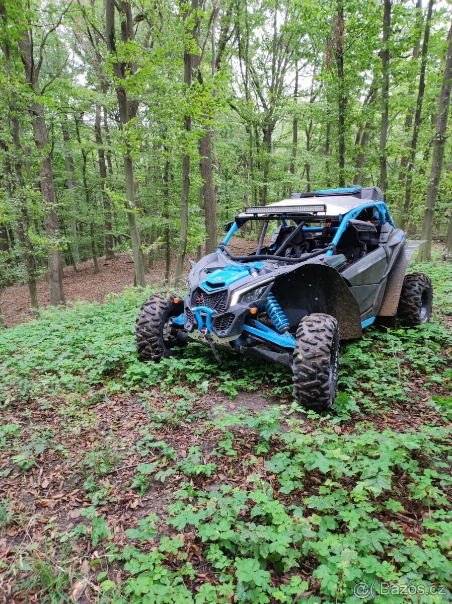 Can-Am MAVERICK 1000RC