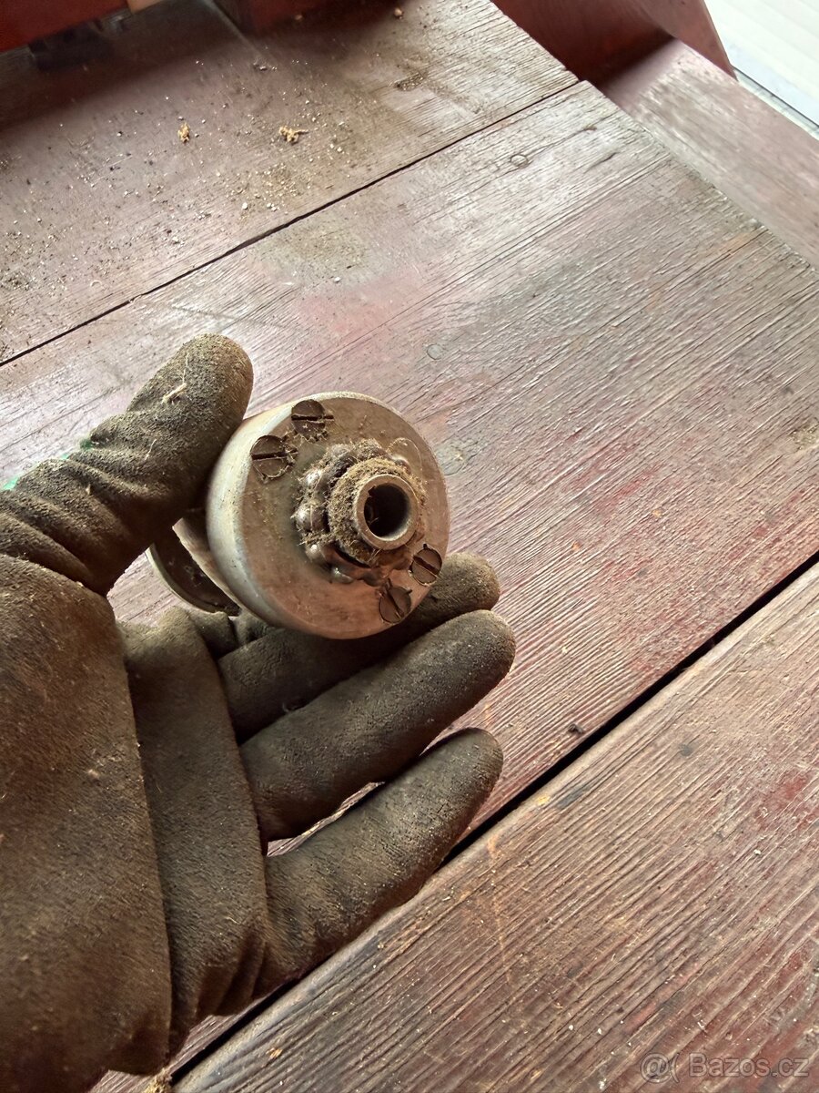 dynamo kotva - Lucas - 3