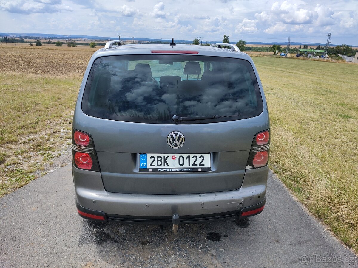 Volkswagen Touran Cross TSI - 3