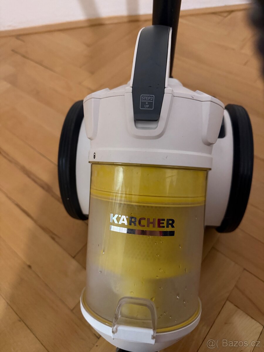 Vysavač Karcher - 3
