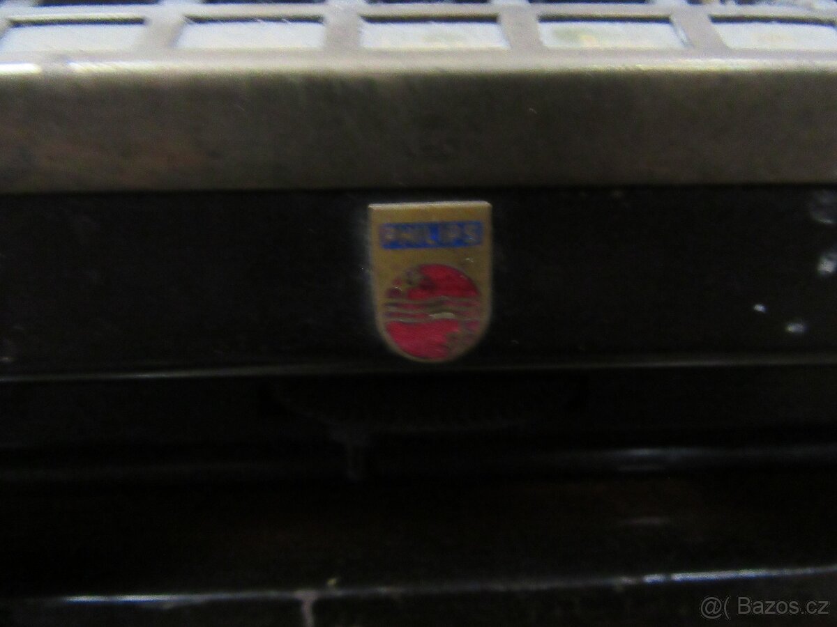 Nabízím starožitné radio Philips. Netestováno. Prodávám jako - 3