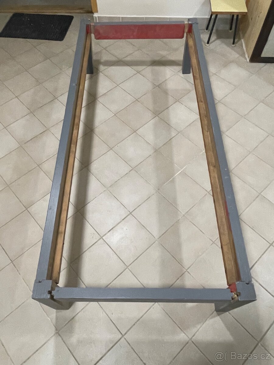 Prodám skelet dřevěné pohovky (gauč) - 3
