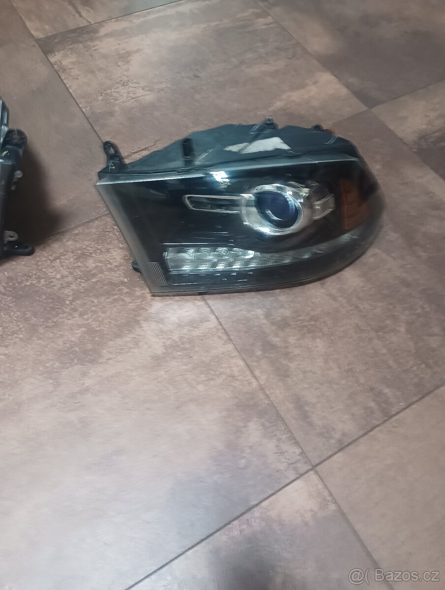 Přední světla Dodge ram - 3