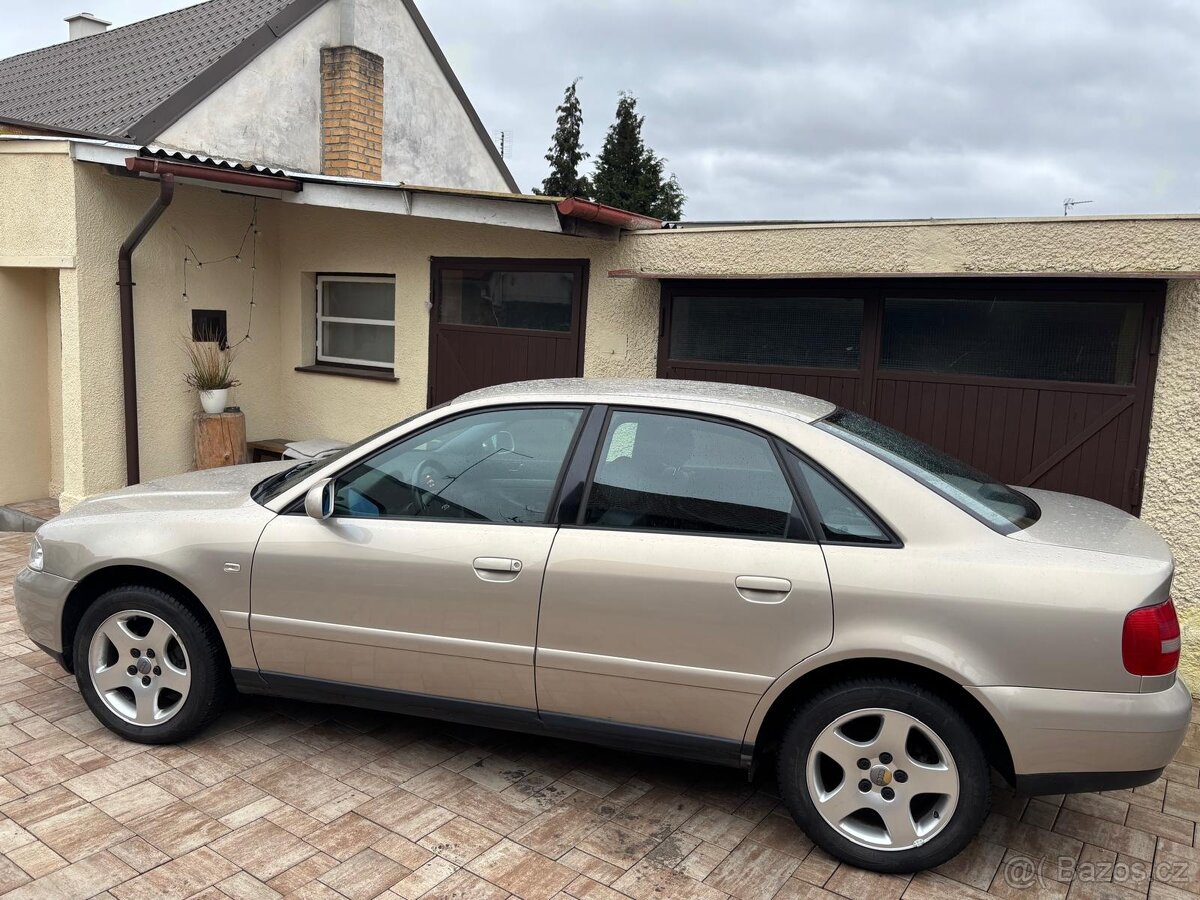 Audi A4 (B4) 1.6i r.v.2000 pouze 116.600km - 3