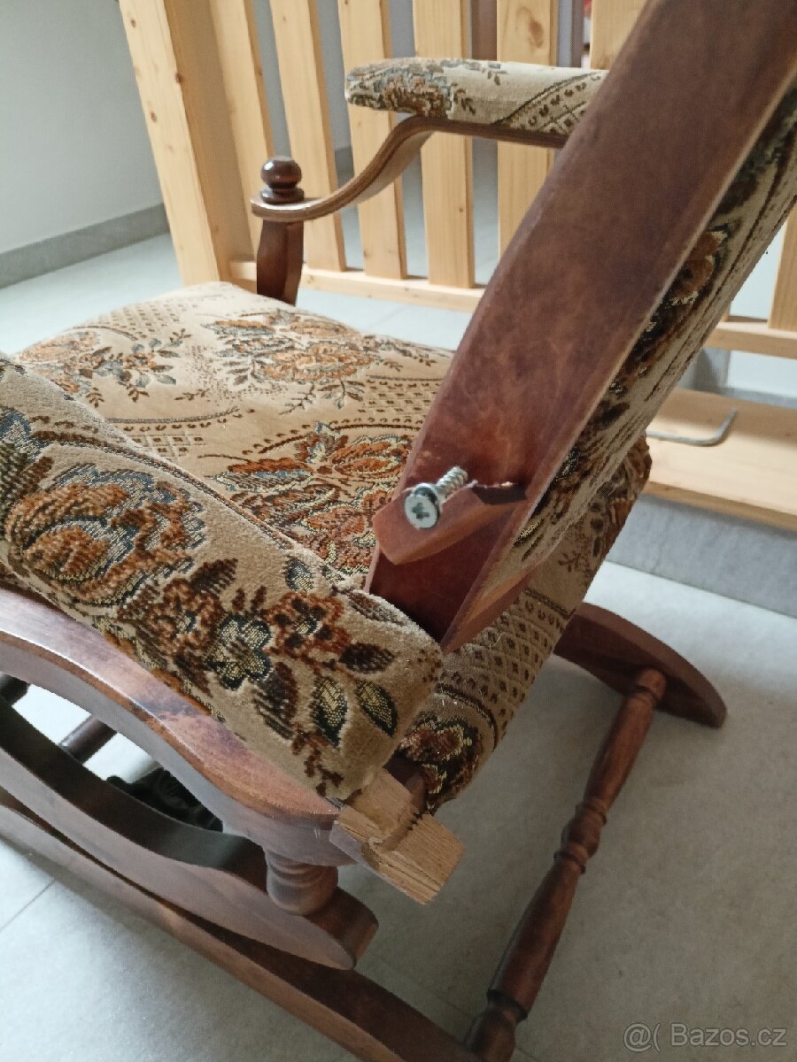 Houpací křeslo - poškozené - 3