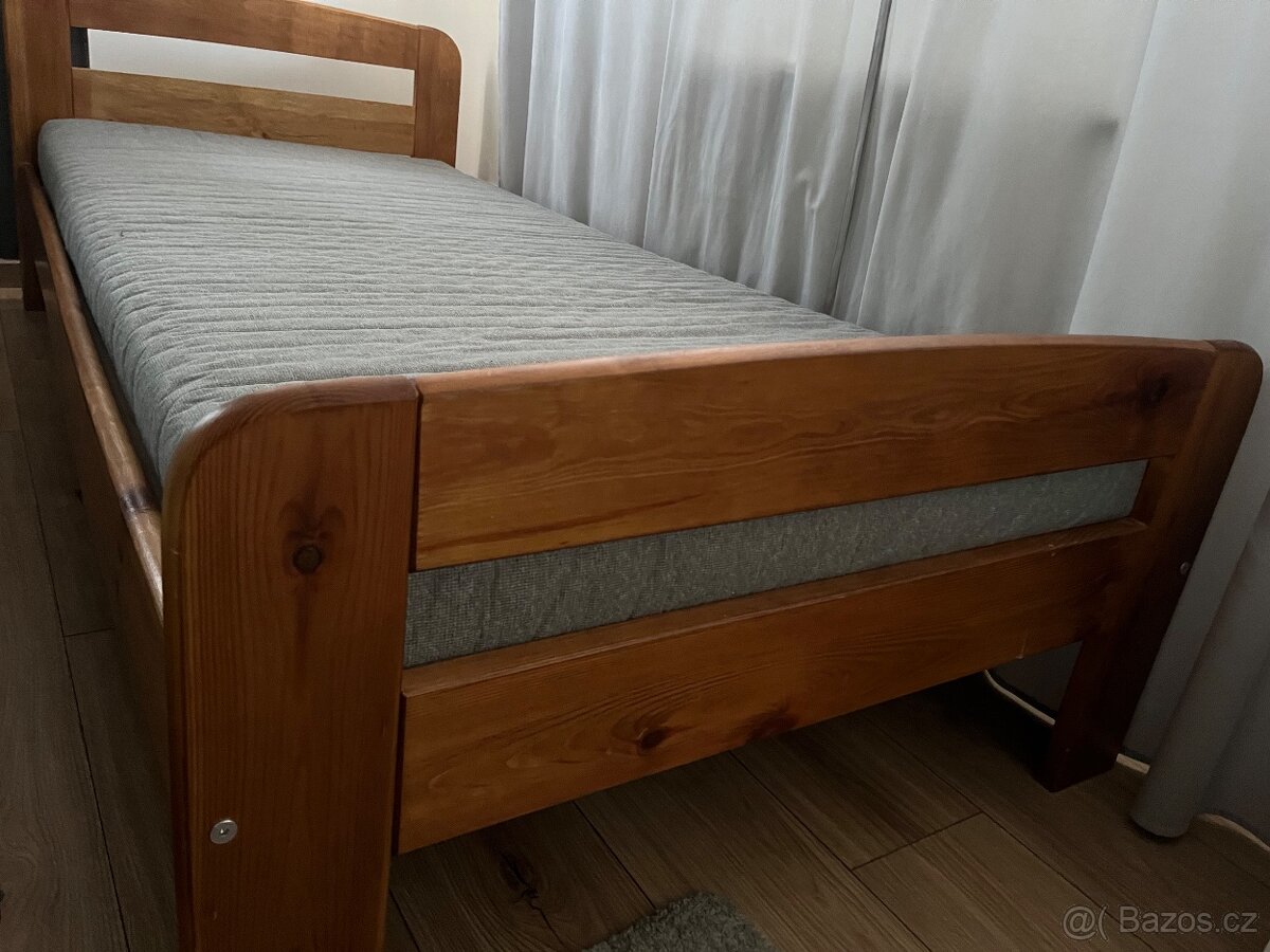 Dřevěná postel - 3