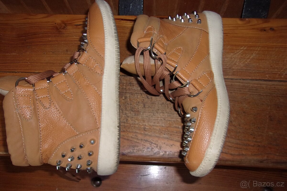 kotníkové kožené boty č. 39 - 3