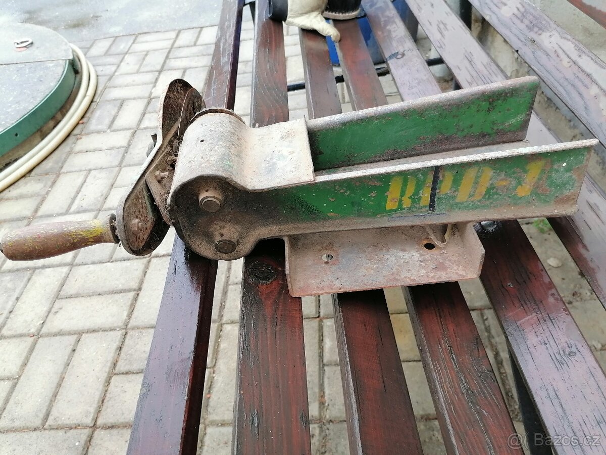 Řezačka kopřiv - 3