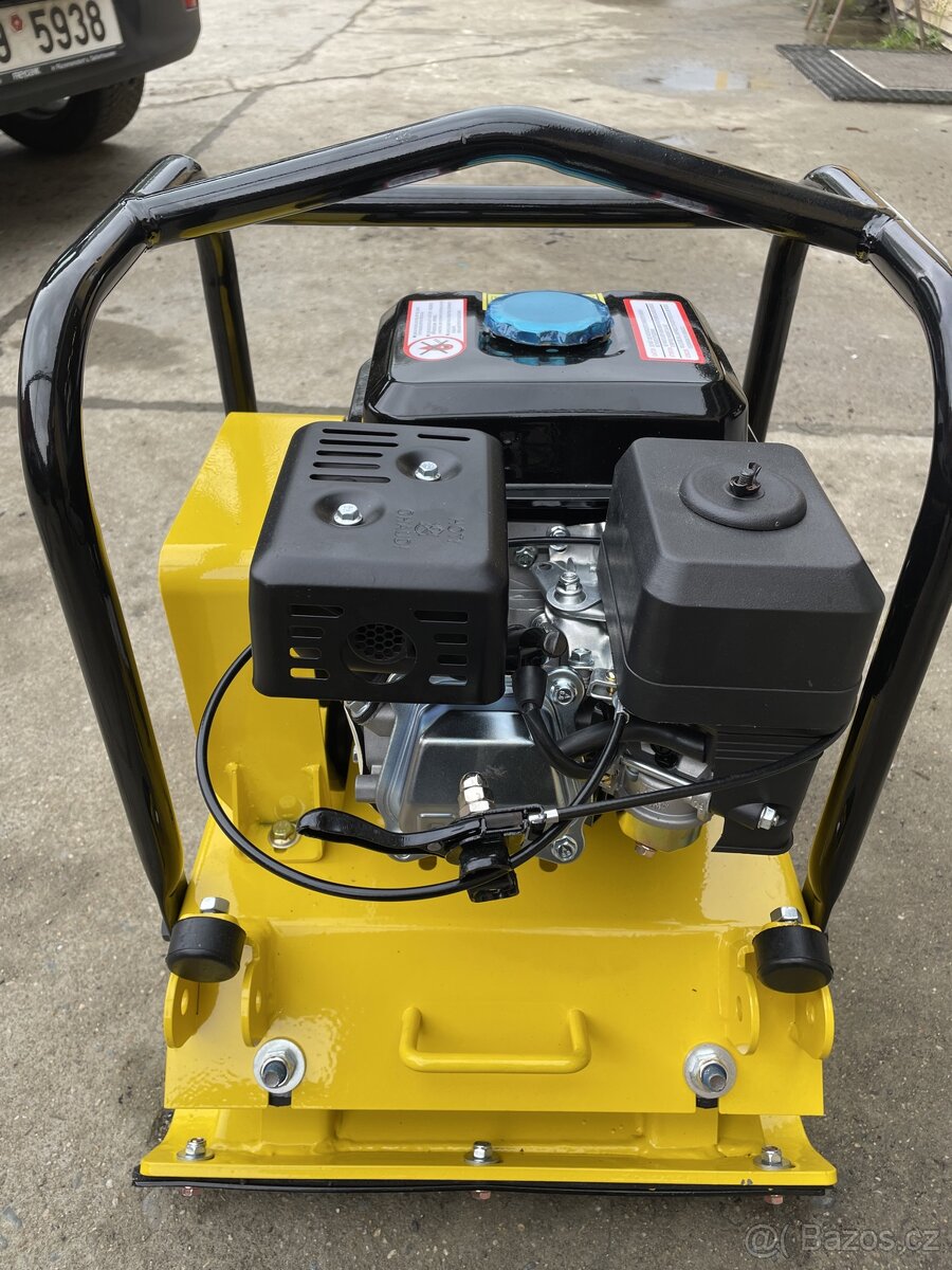 Vibrační deska žába KOMATSU - 3