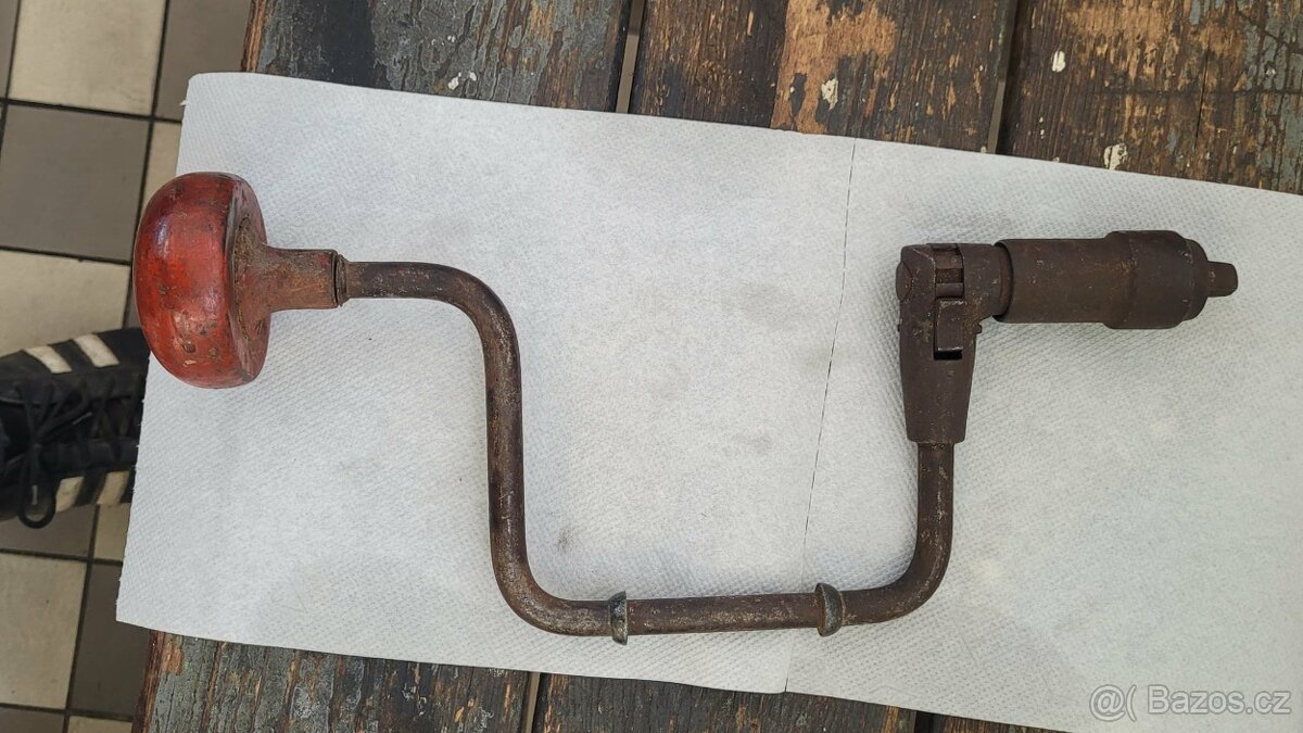 historické ruční vrtačky ,staré montážní klíče -veteran - 3