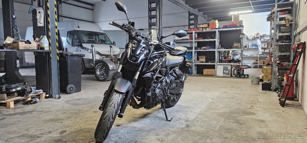 Yamaha MT-07 Pure Black - odpočet DPH - 3