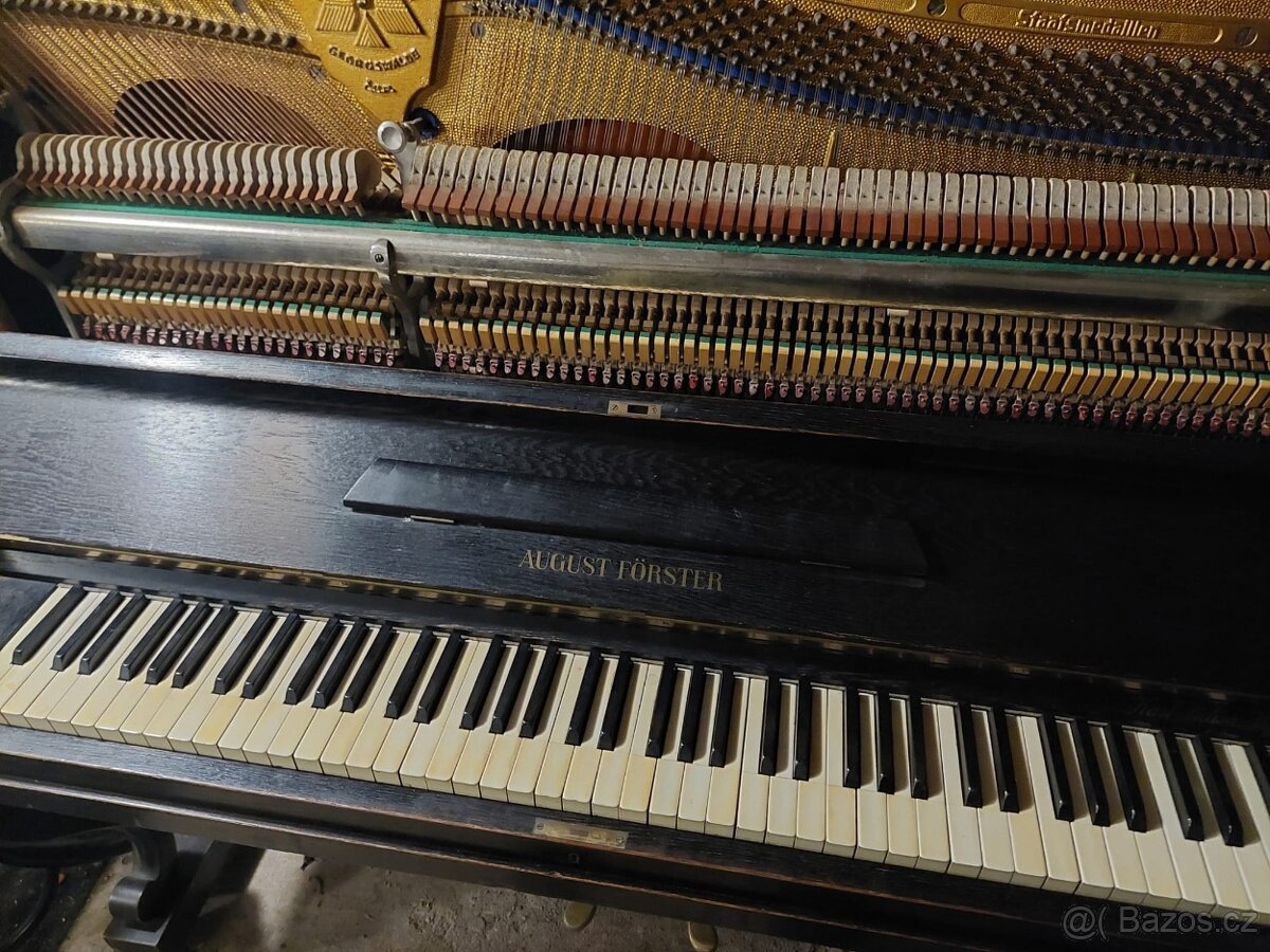 Prodám pianino značky August Förster - 3