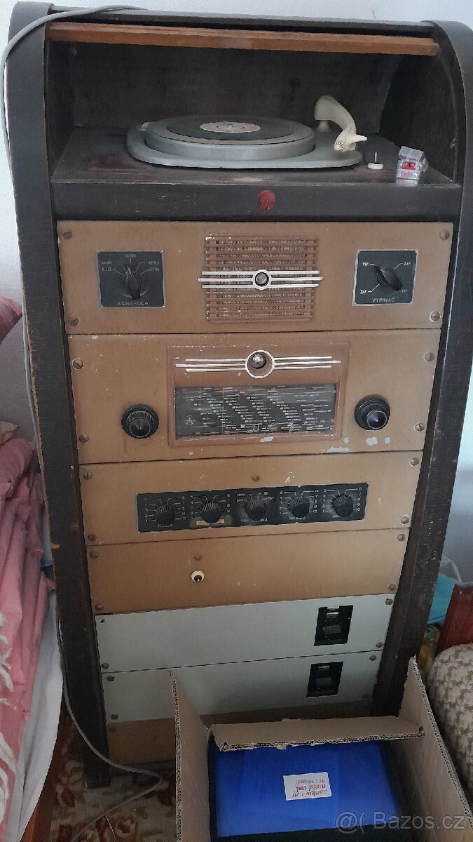 Rozhlasová stanice - 3