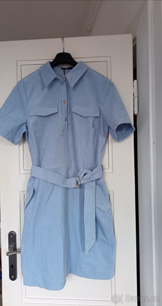 Šaty s opaskem Mohito - 3