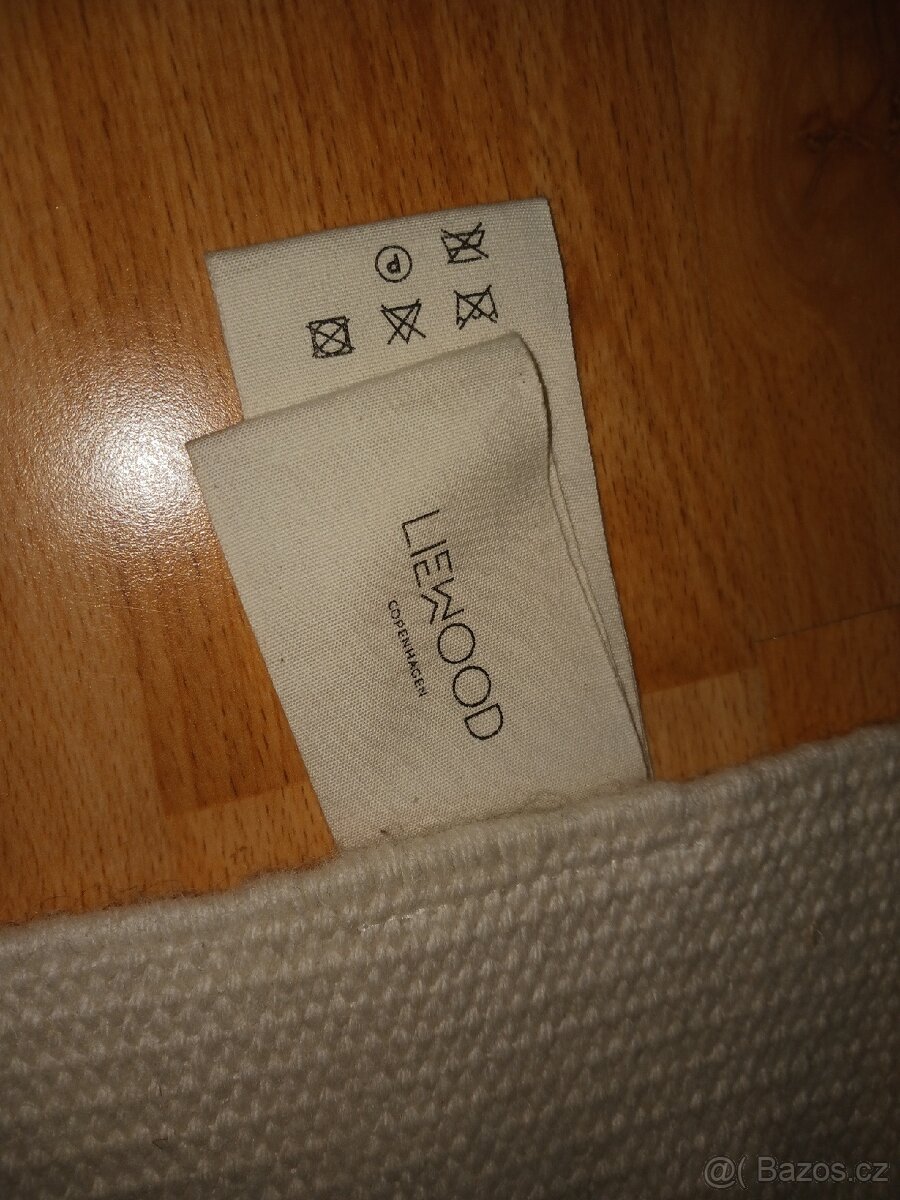 Dekorativní vlněný kobereček - 3