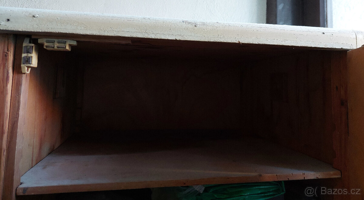 Nabízím starou skříň k renovaci - 60 x 51 x 181 cm - 3