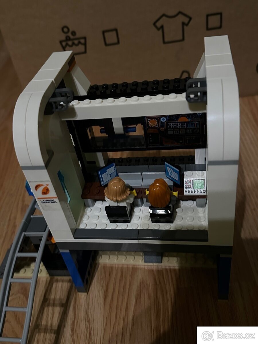 Lego Space 60228 raketová základňa s navodmi - 3