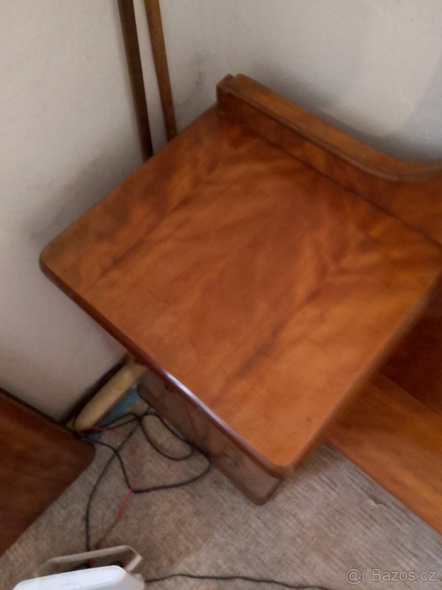 STAROŽITNÁ LOŽNICE Z ROKU 1920 - 3