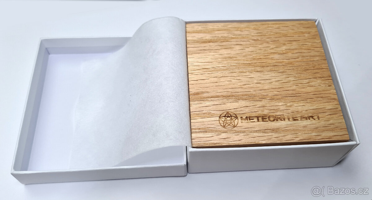 Stříbrná mince s libyjským sklem (stáří 29 mil. let) - 3