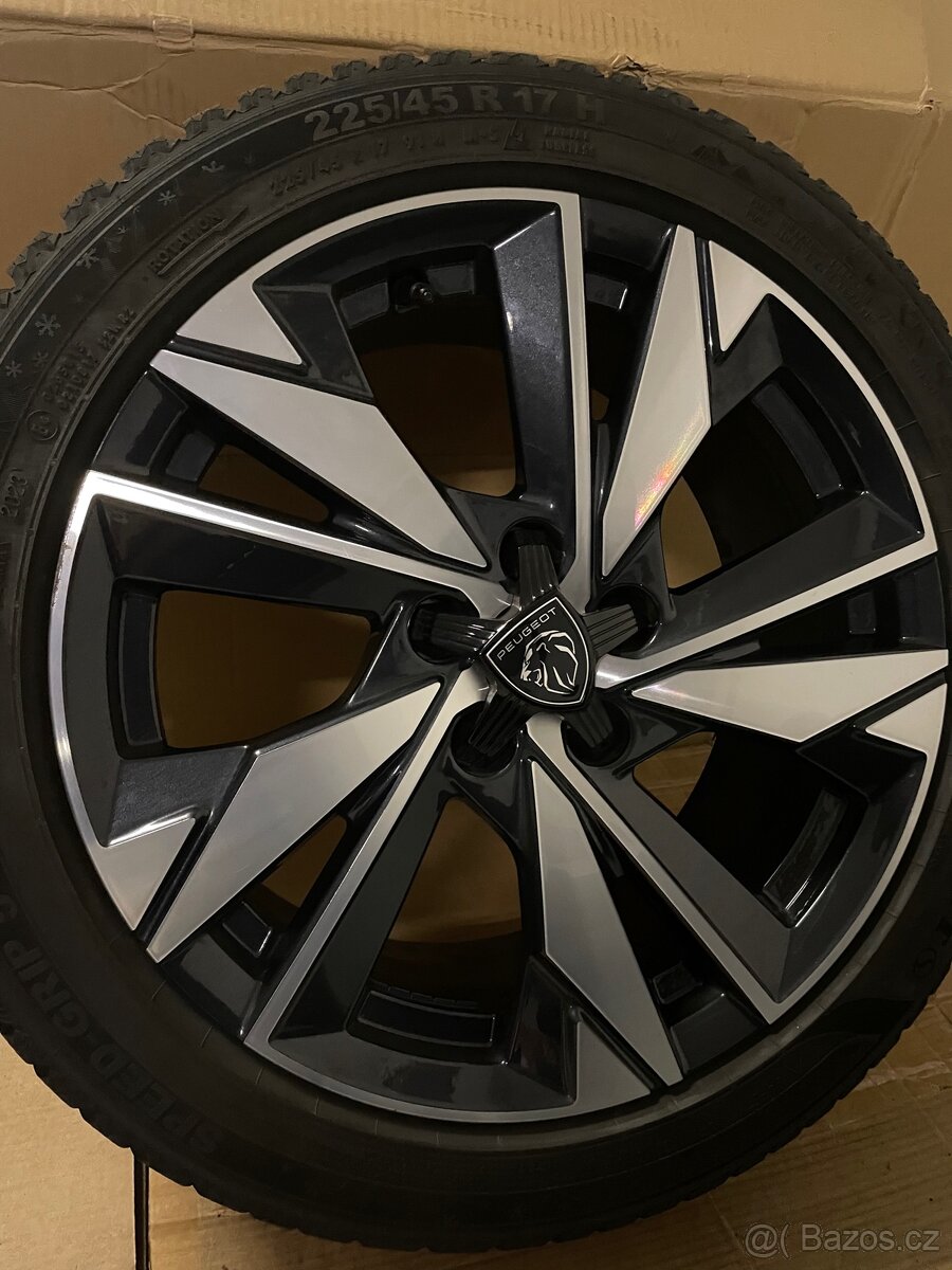 Original zimni alu Peugeot 308 III 225/45/17 95% - 3