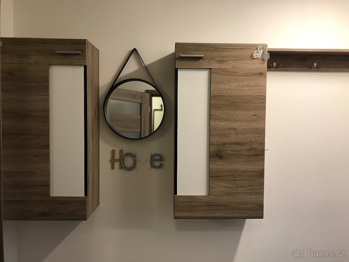 Předsíňová stěna - 3