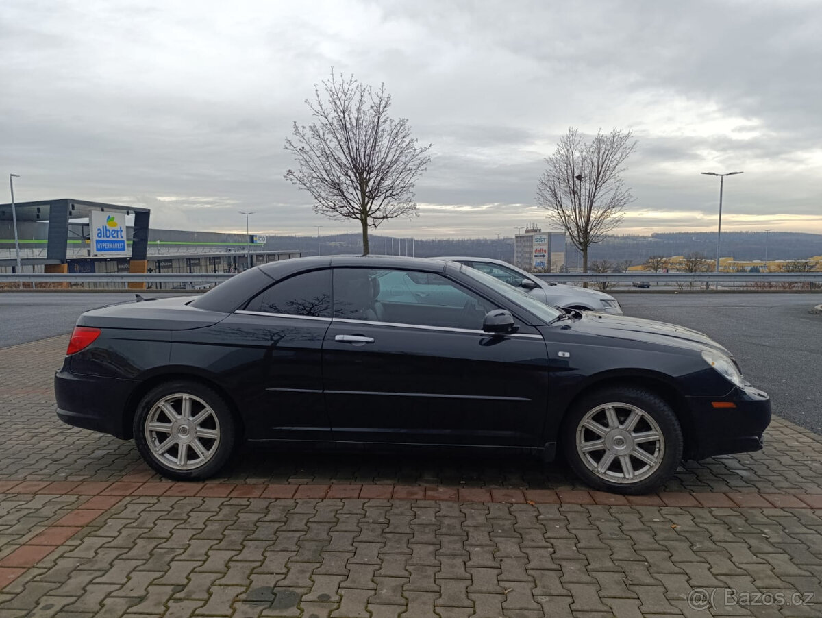 Chrysler Sebring Cabrio s pevnou střechou - 3