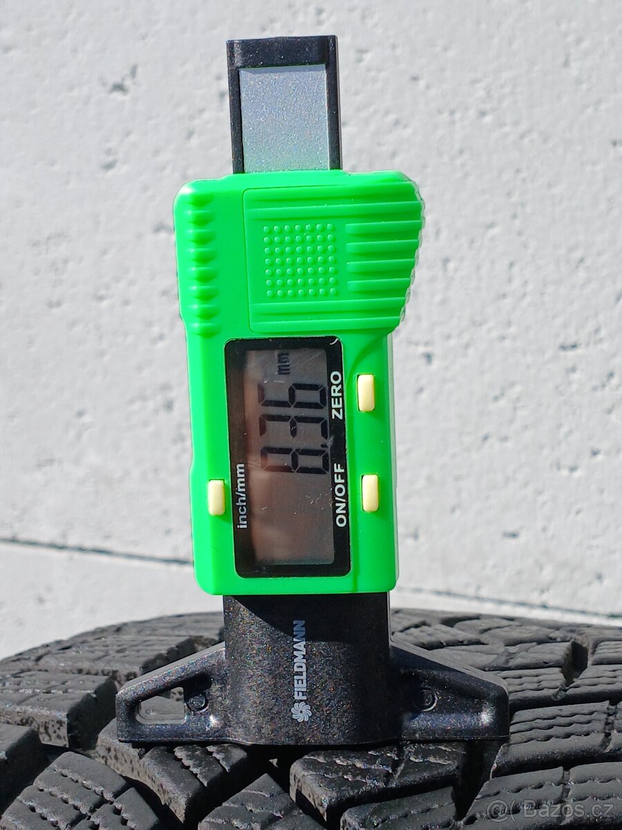 Pěkné zimní pneu Goodyear 225/40/19 vzorek 8mm - 3