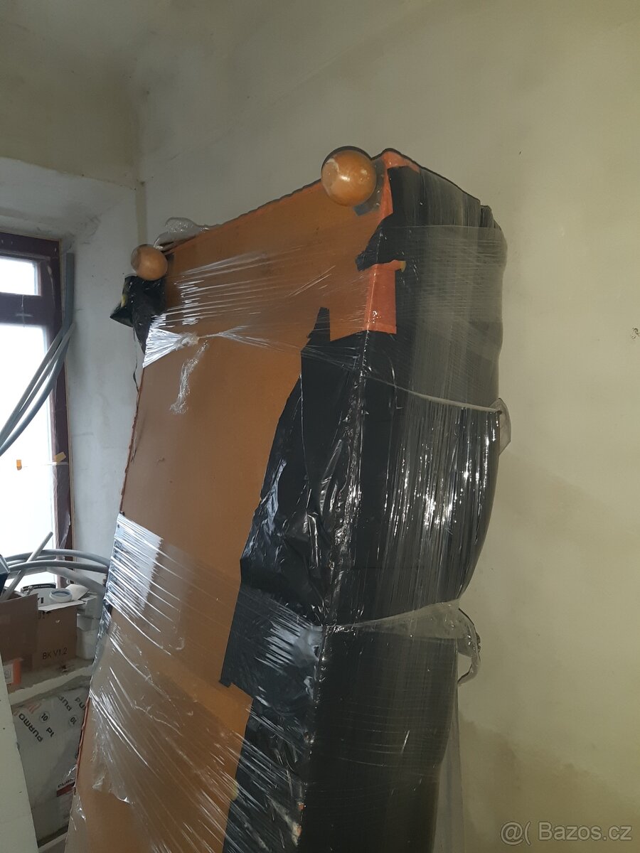 valenda s uložnym prostorem - 3