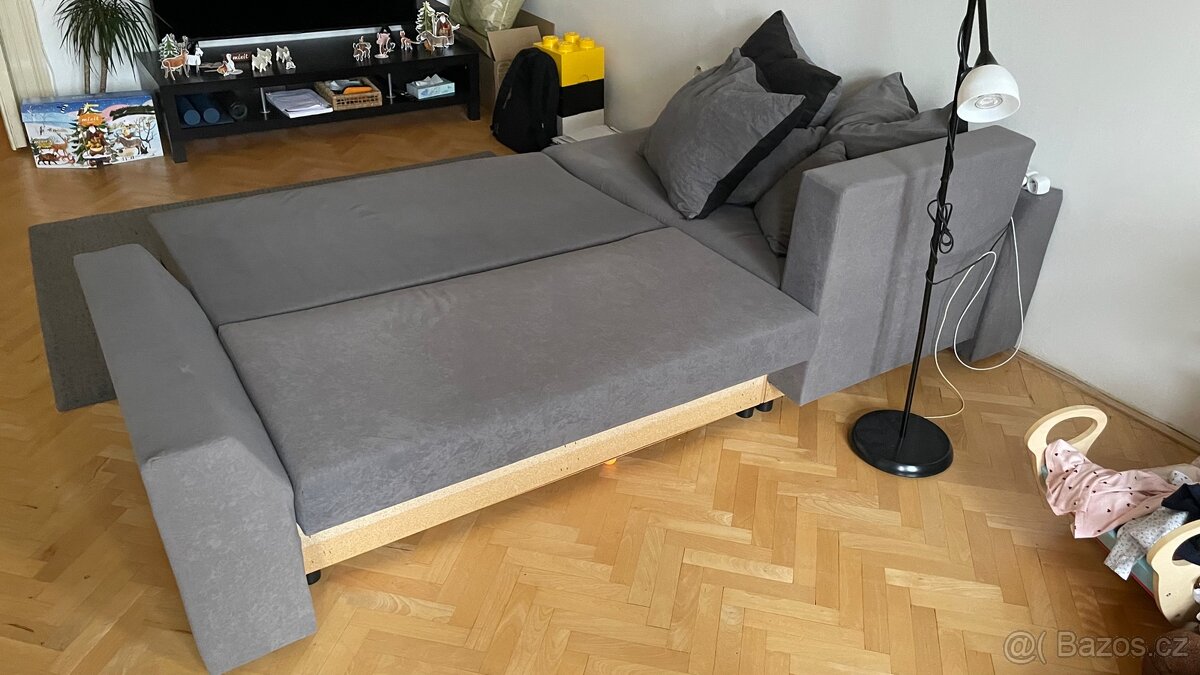 Šedý rozkládací gauč - 3