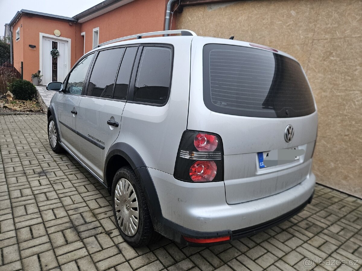 Volkswagen Touran cross 1.9 tdi top i výměna - 3
