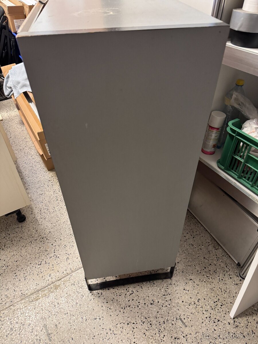 skříňka - 3