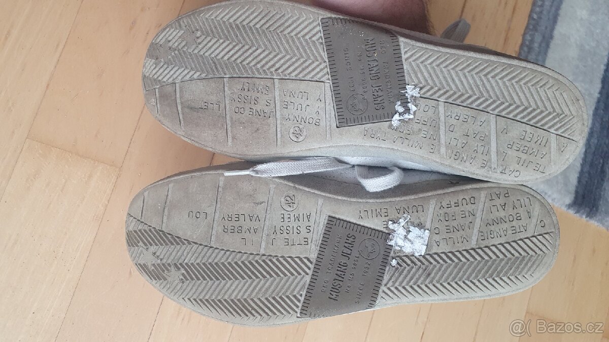 Boty Mustang, EU 42 - 3