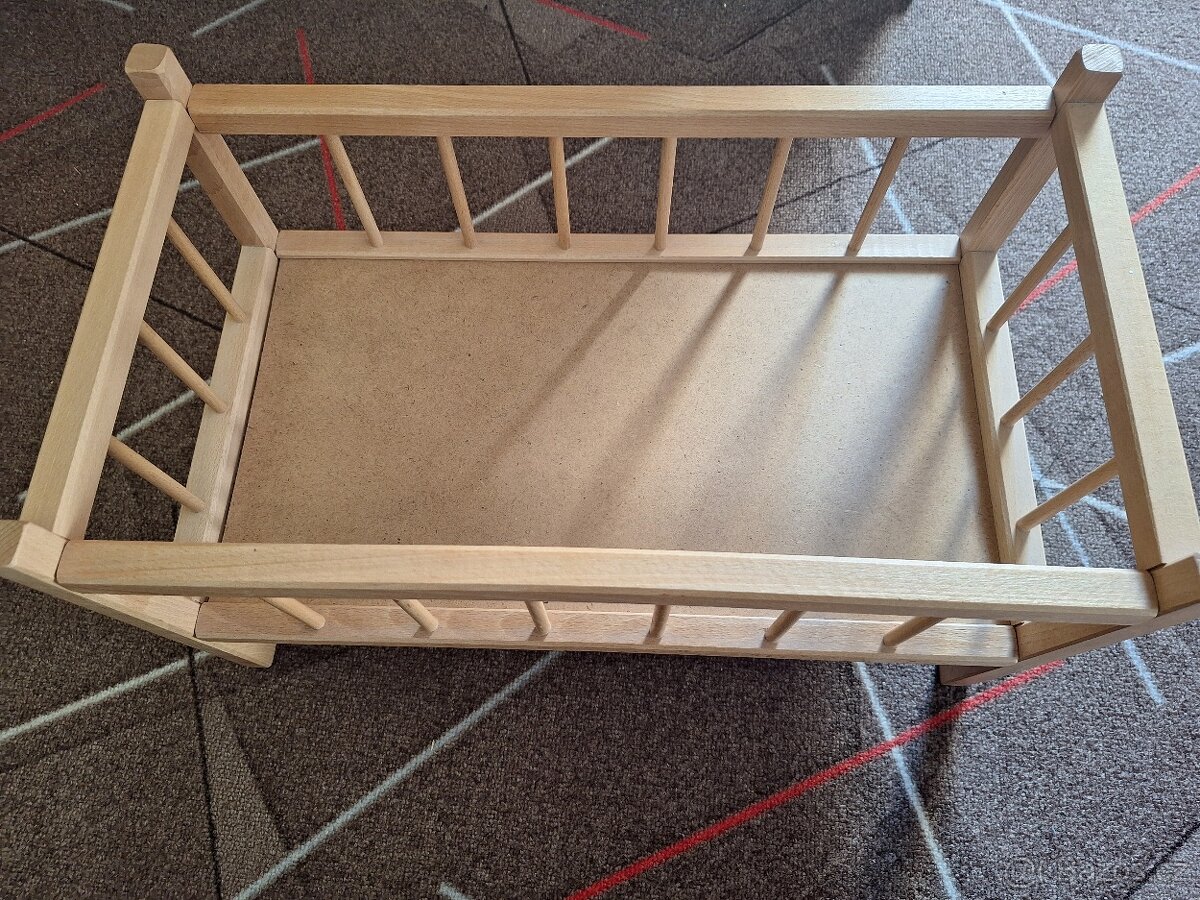 Postýlka pro panenku s peřinkou - 3