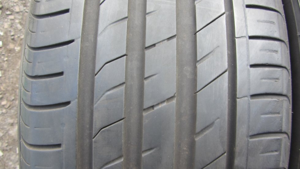 Letní pneu 245/40/18 Nexen - 3