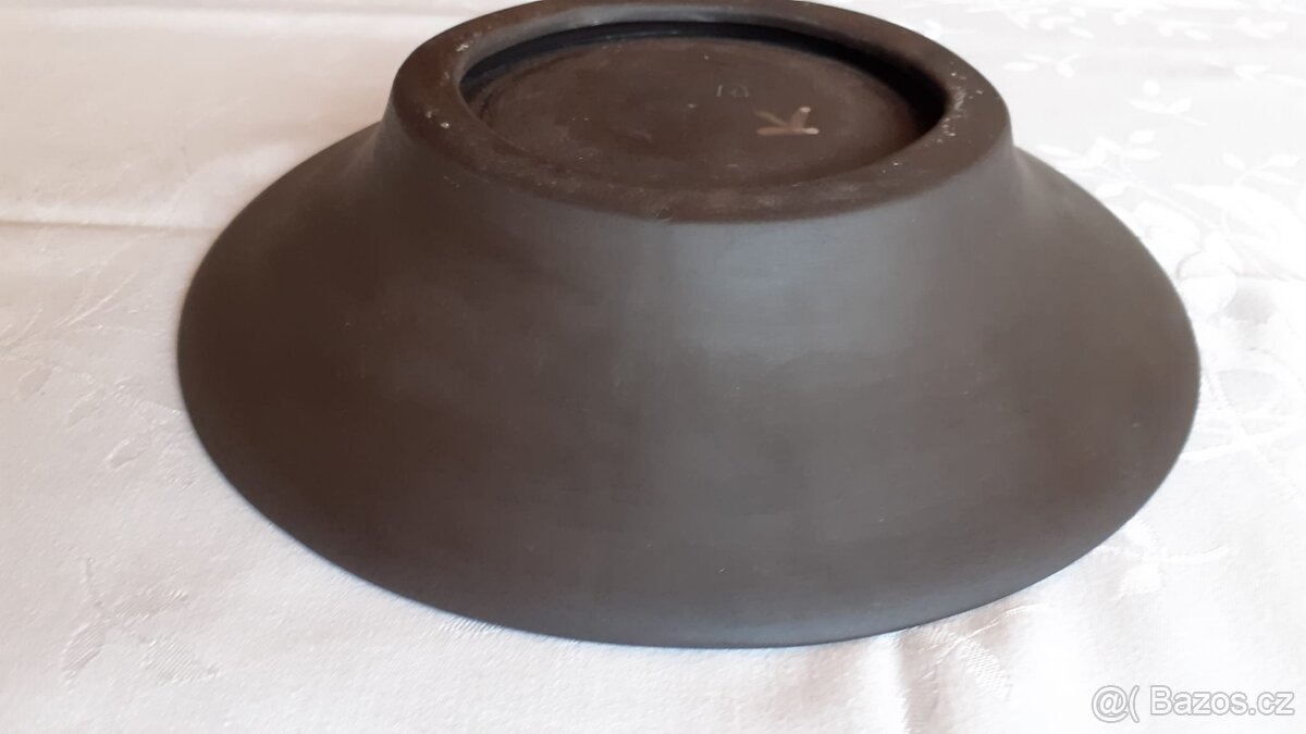 Hnědý keramický talíř - 3