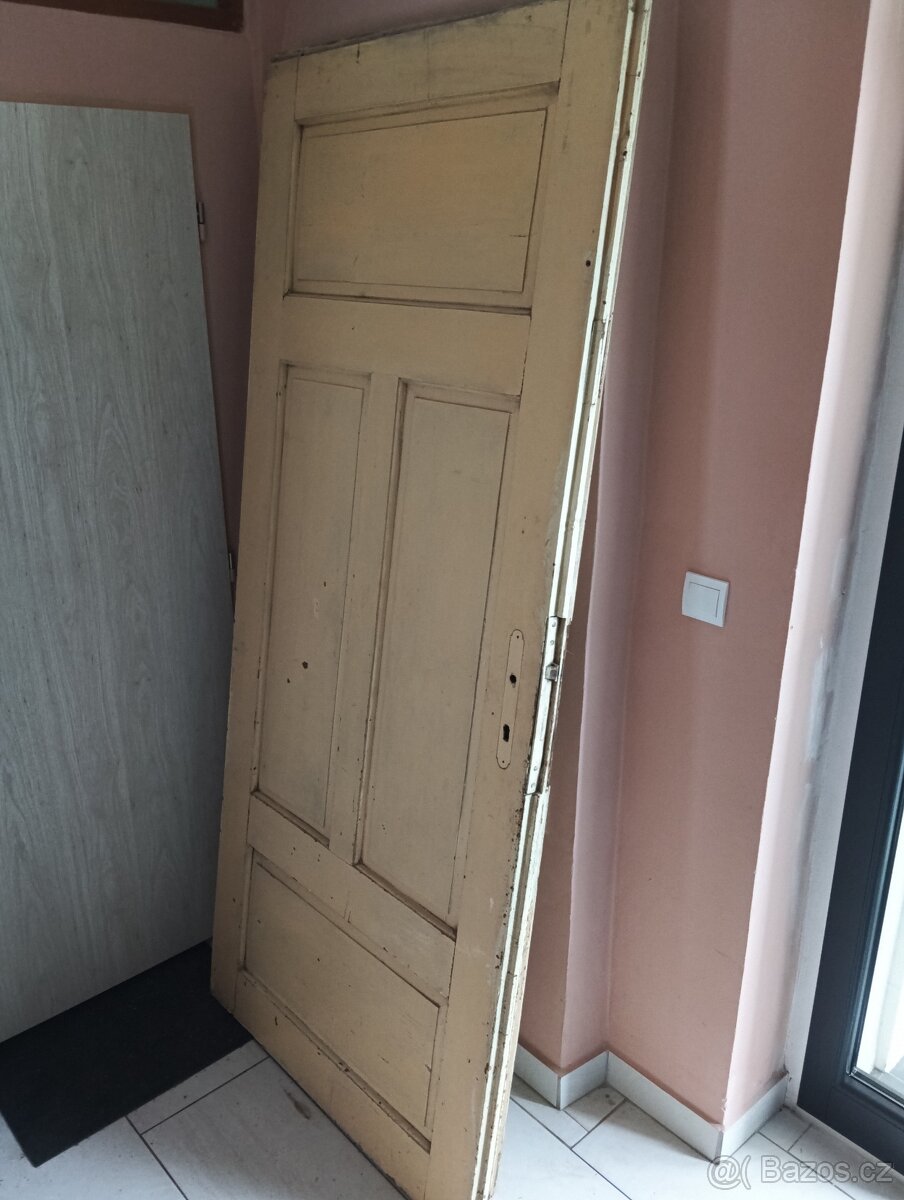 Prodám dřevěné dveře 2 ks - 3