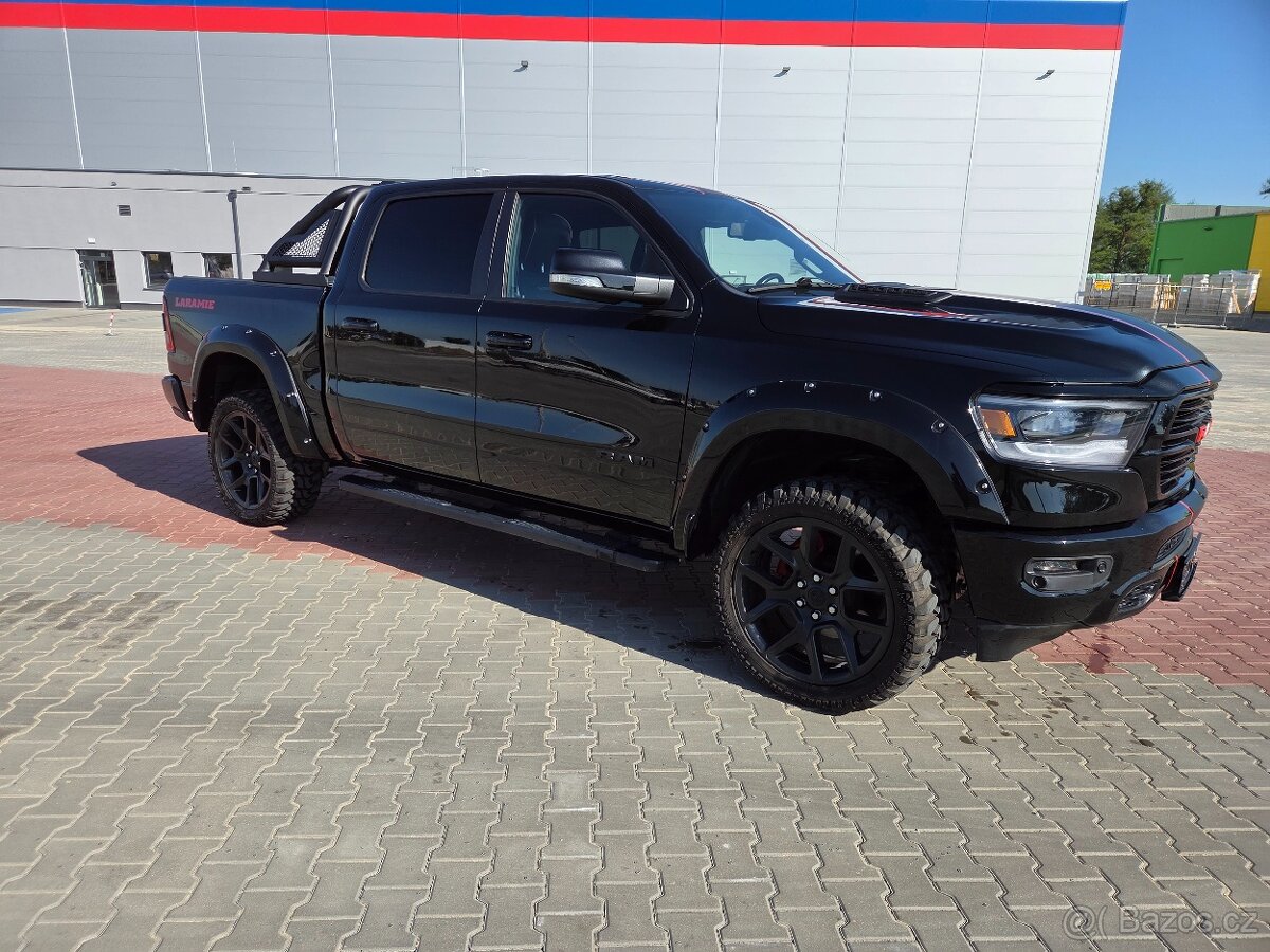 DODGE RAM V 1500 2020 5.7 HEMI 4x4 LARAMIE OFF-ROAD