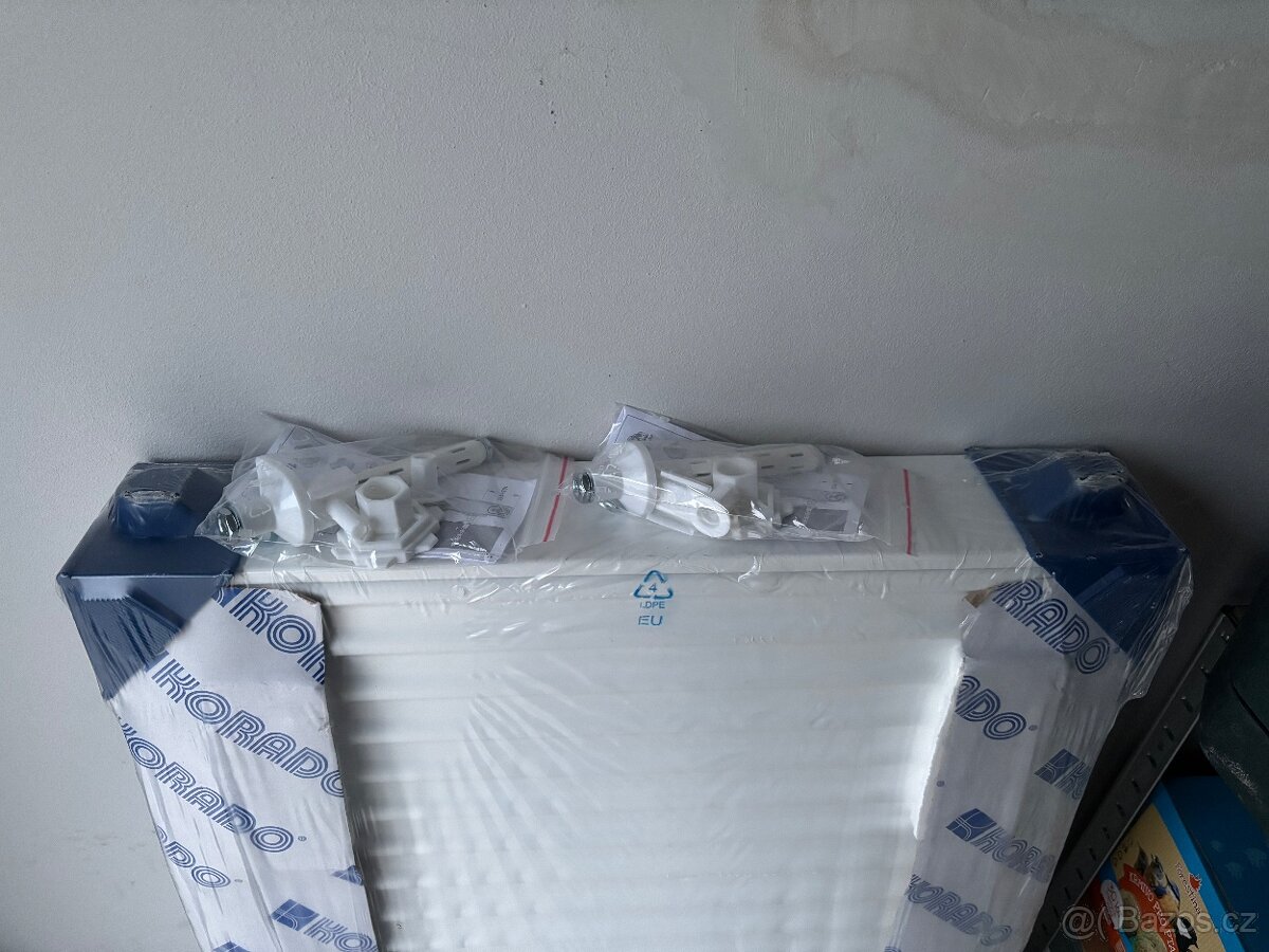 Radiátor Korado Radek Klasik 550X1000mm boční přípojky - 3
