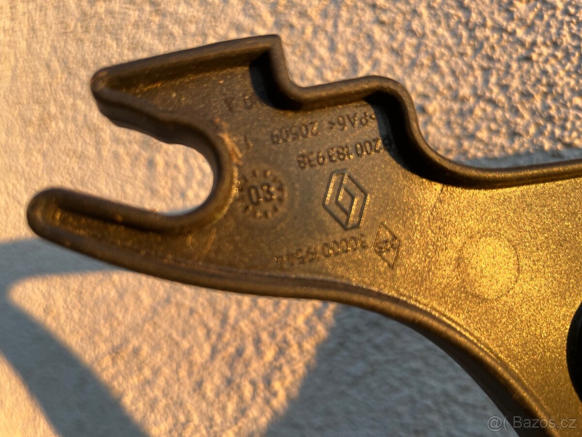 Renault Espace - díl do sedadla 3000019544 - 3