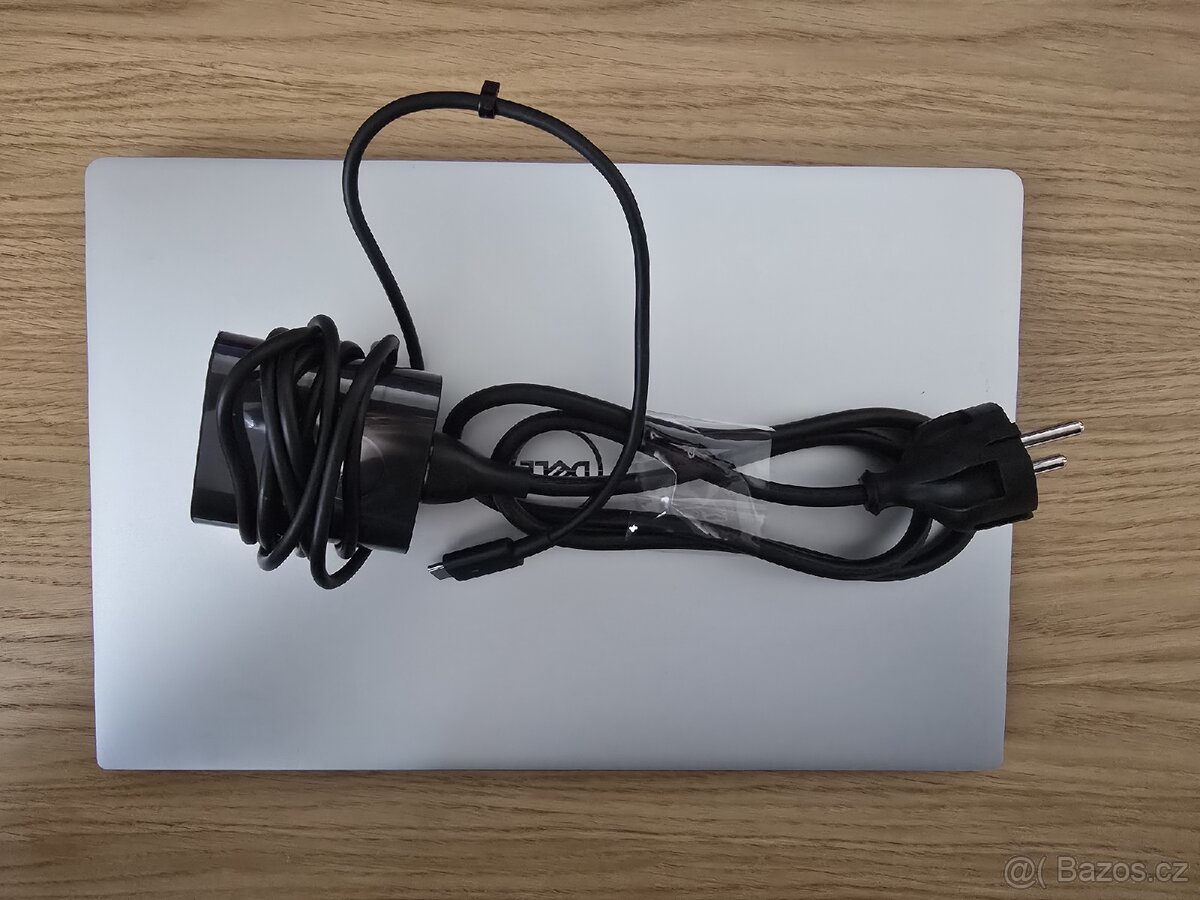 Notebooku Dell XPS 7390 4K - 3