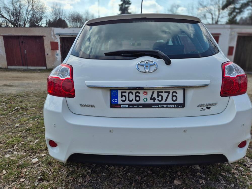 Toyota Auris 1,6 benzín, hatchback - 3