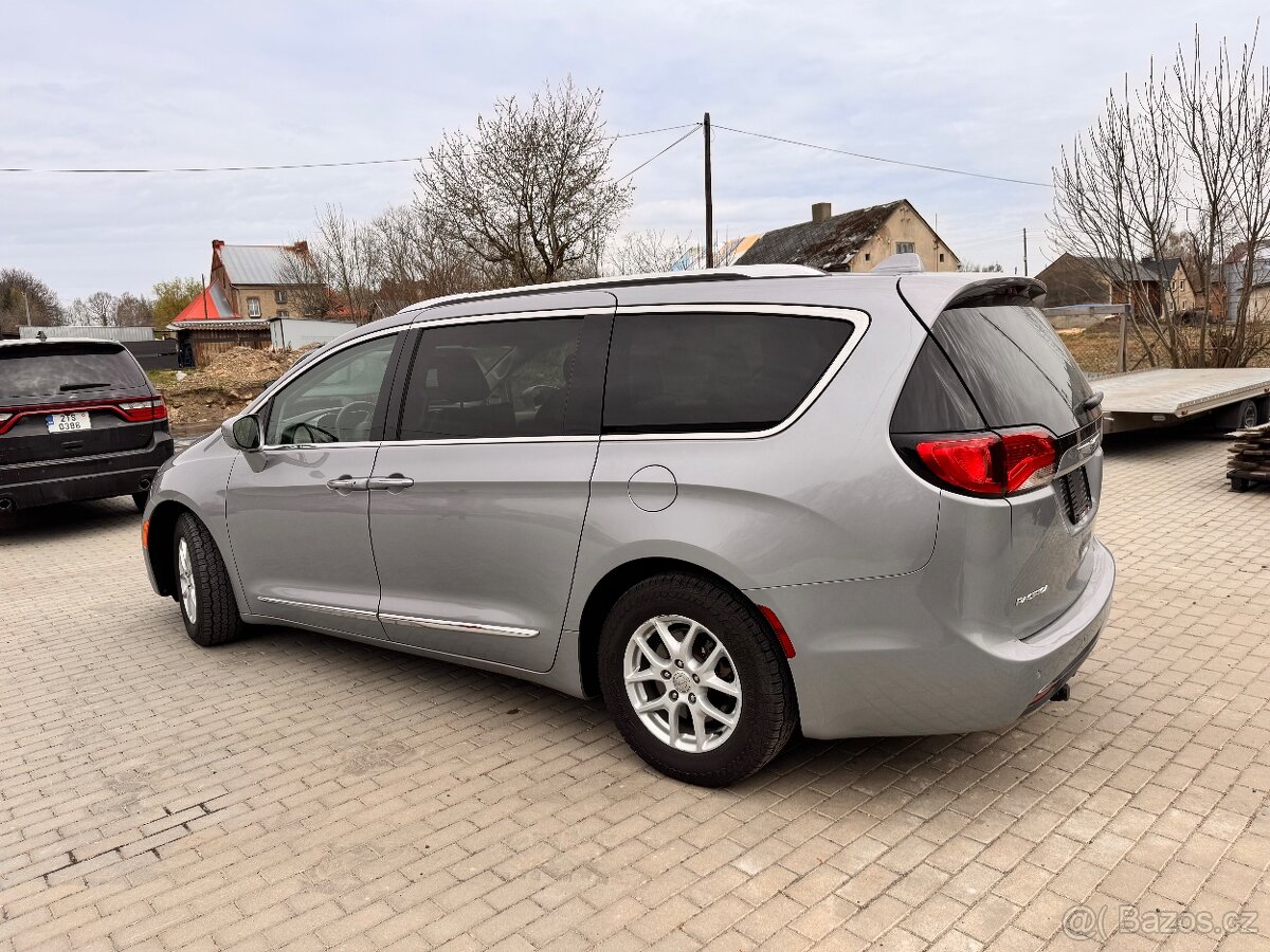 Chrysler Pacifica 3.6 V6 2020 TOP - 3
