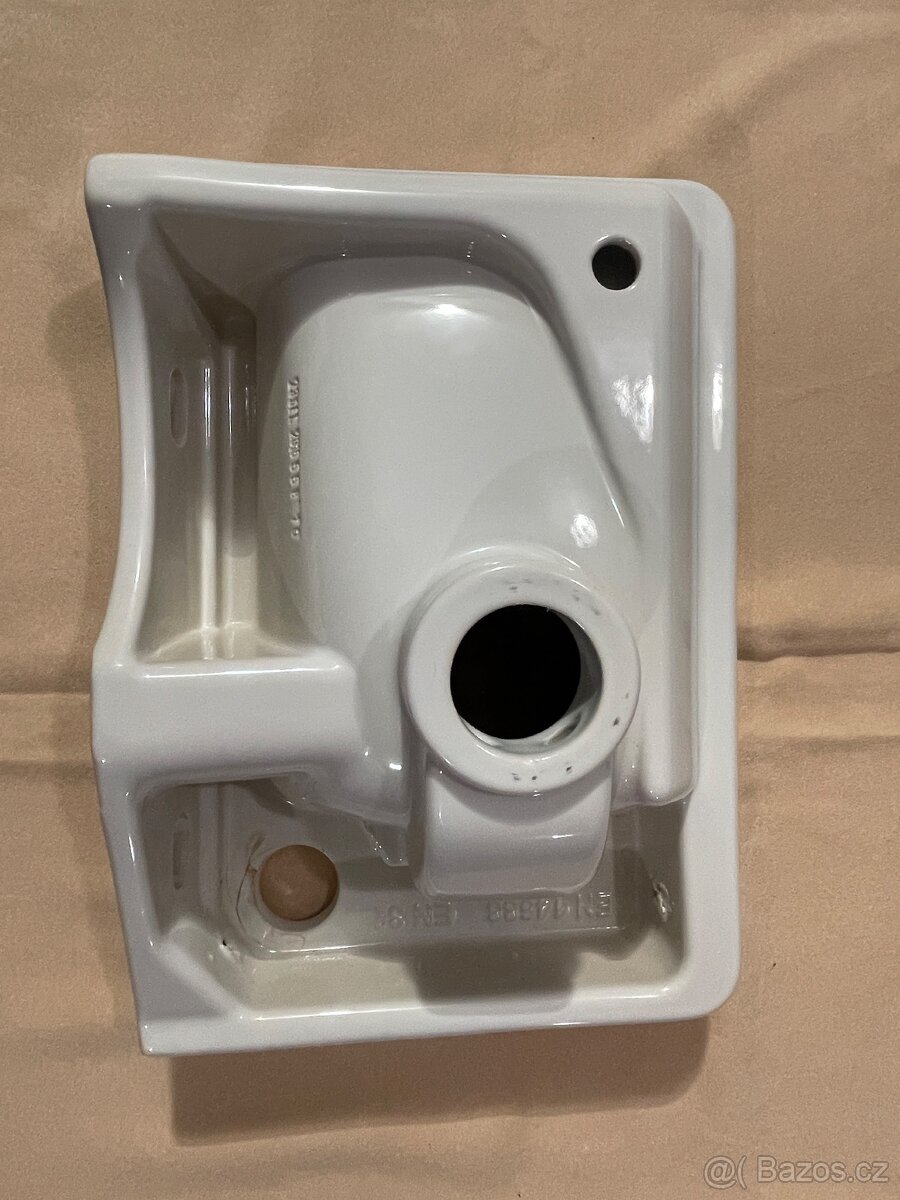 Nové WC umývátko Laufen PRO S asymetrické pravé - 3