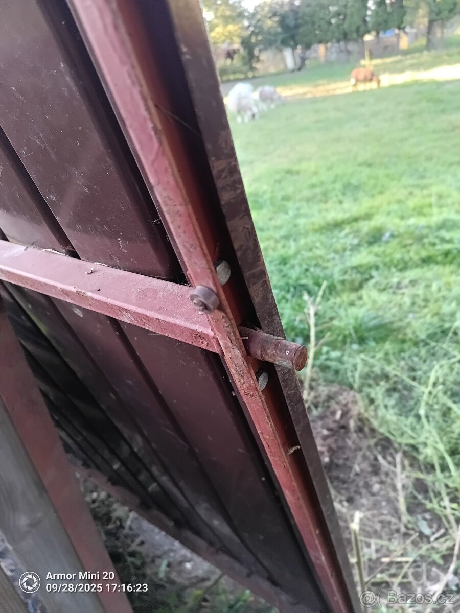 Plechová garážová vrata 237/204cm - 3