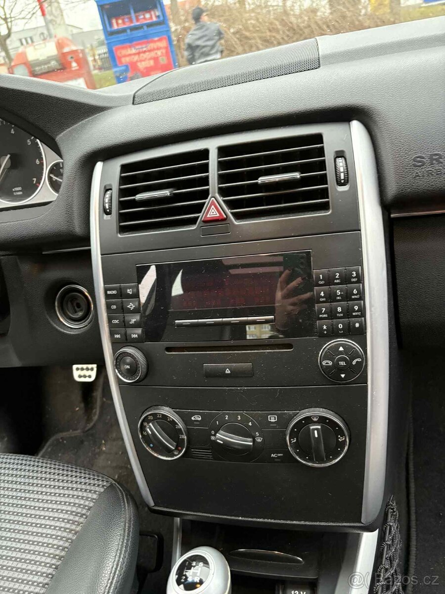 PRODÁM MERCEDES BENZ B 200 - 3