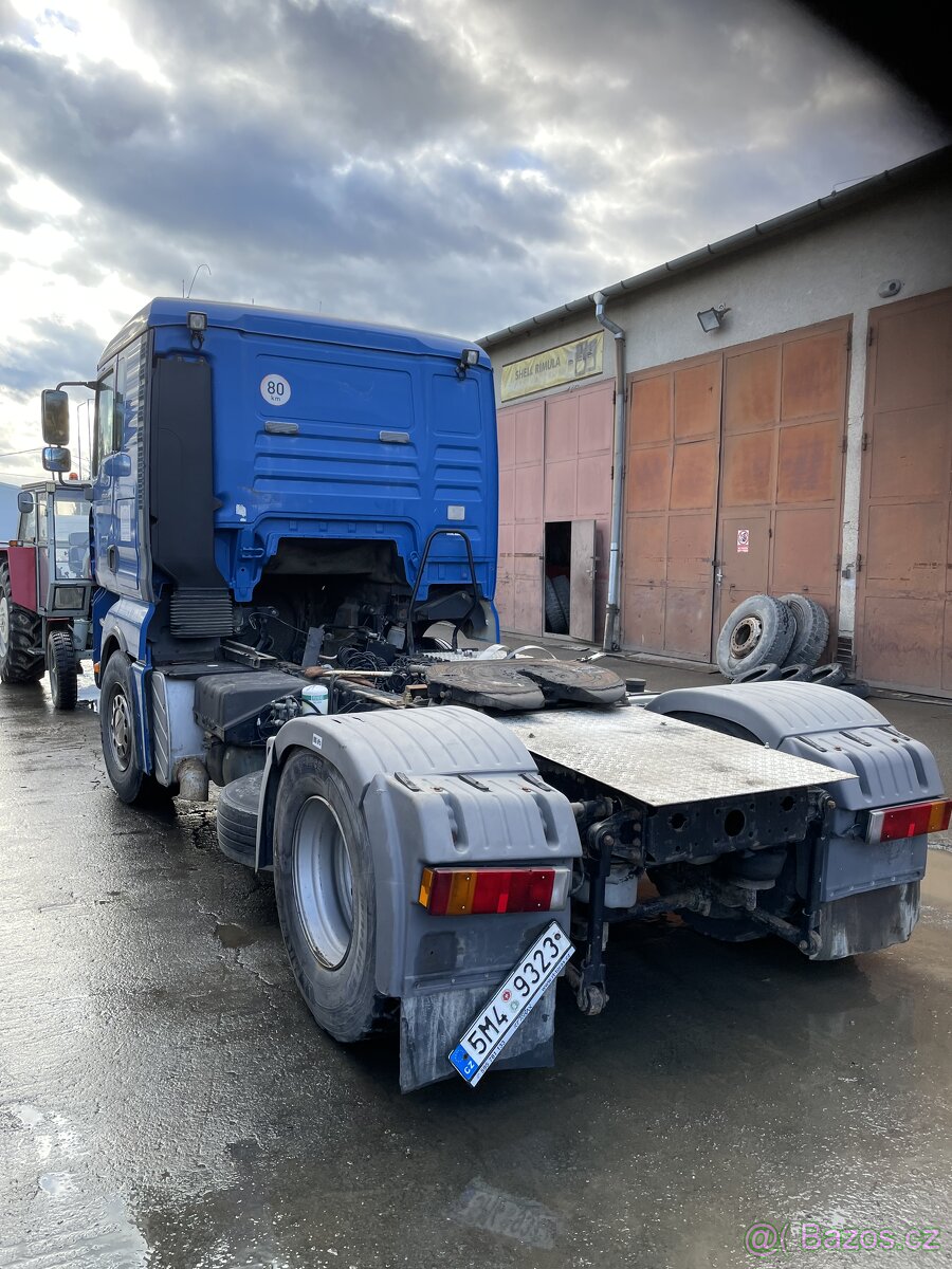 Prodám tahač 4x2 MAN TGA 18.480 na náhradní díly. - 3