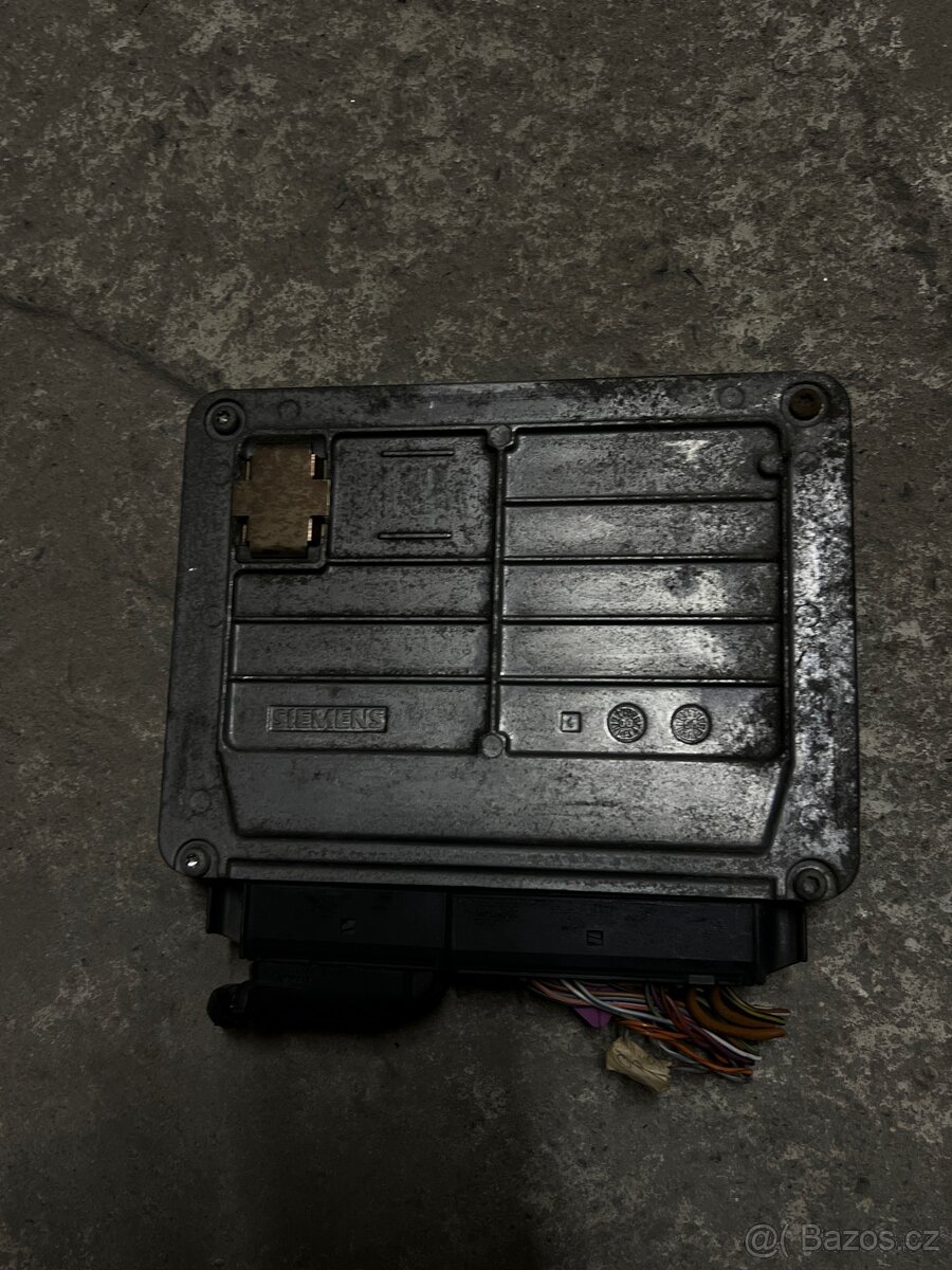 Řídicí jednotka motoru 047 906 033 - 3