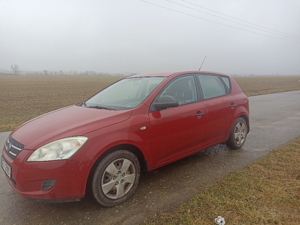 Prodej os. automobilu Kia Ceed - 3